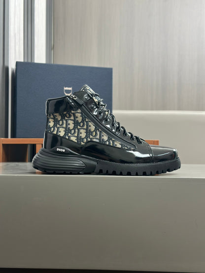High-top Sneakers