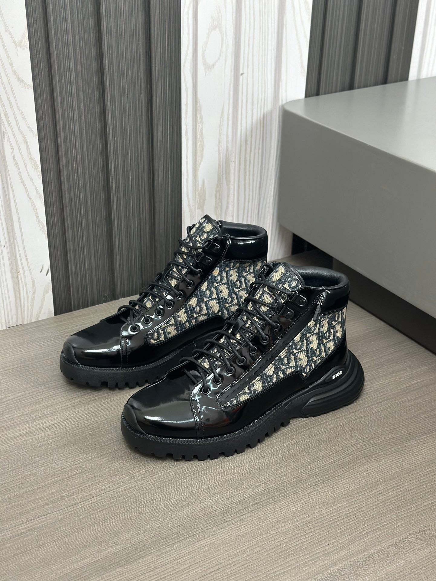 High-top Sneakers