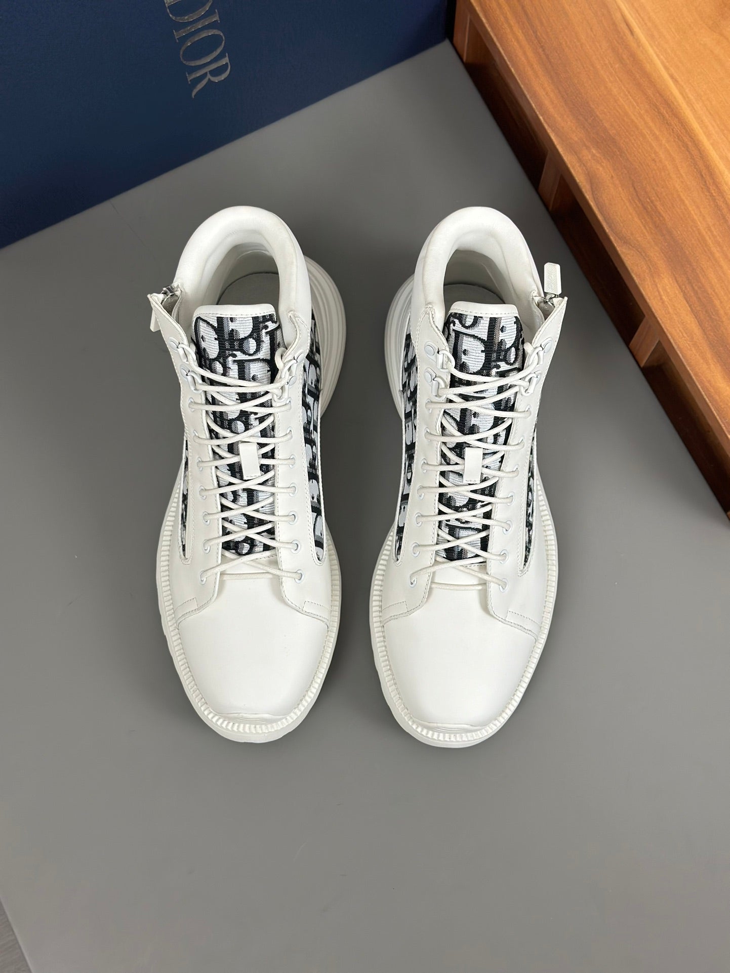 High-top Sneakers