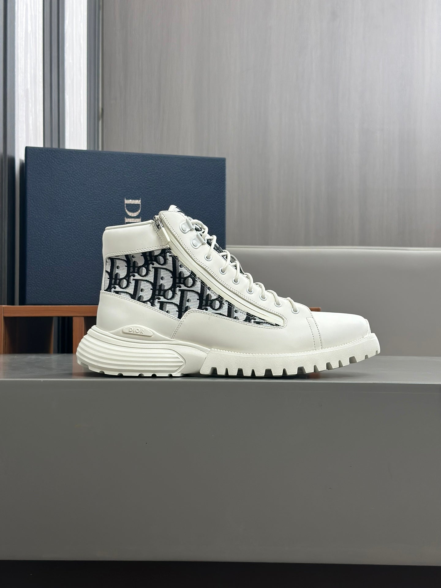 High-top Sneakers
