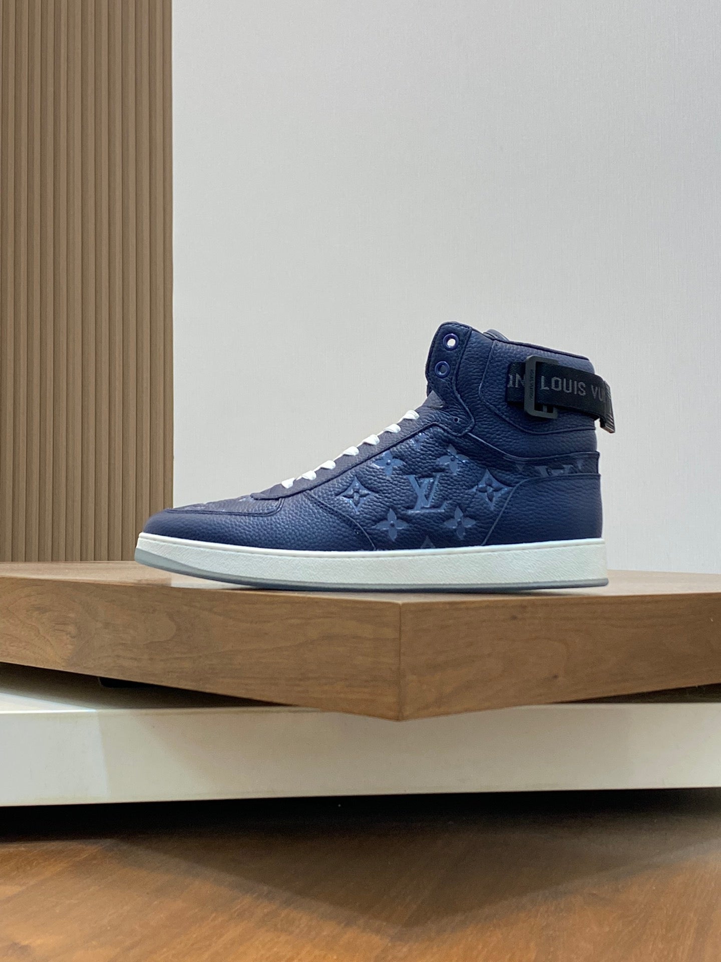 Rivoli High-top Sneakers