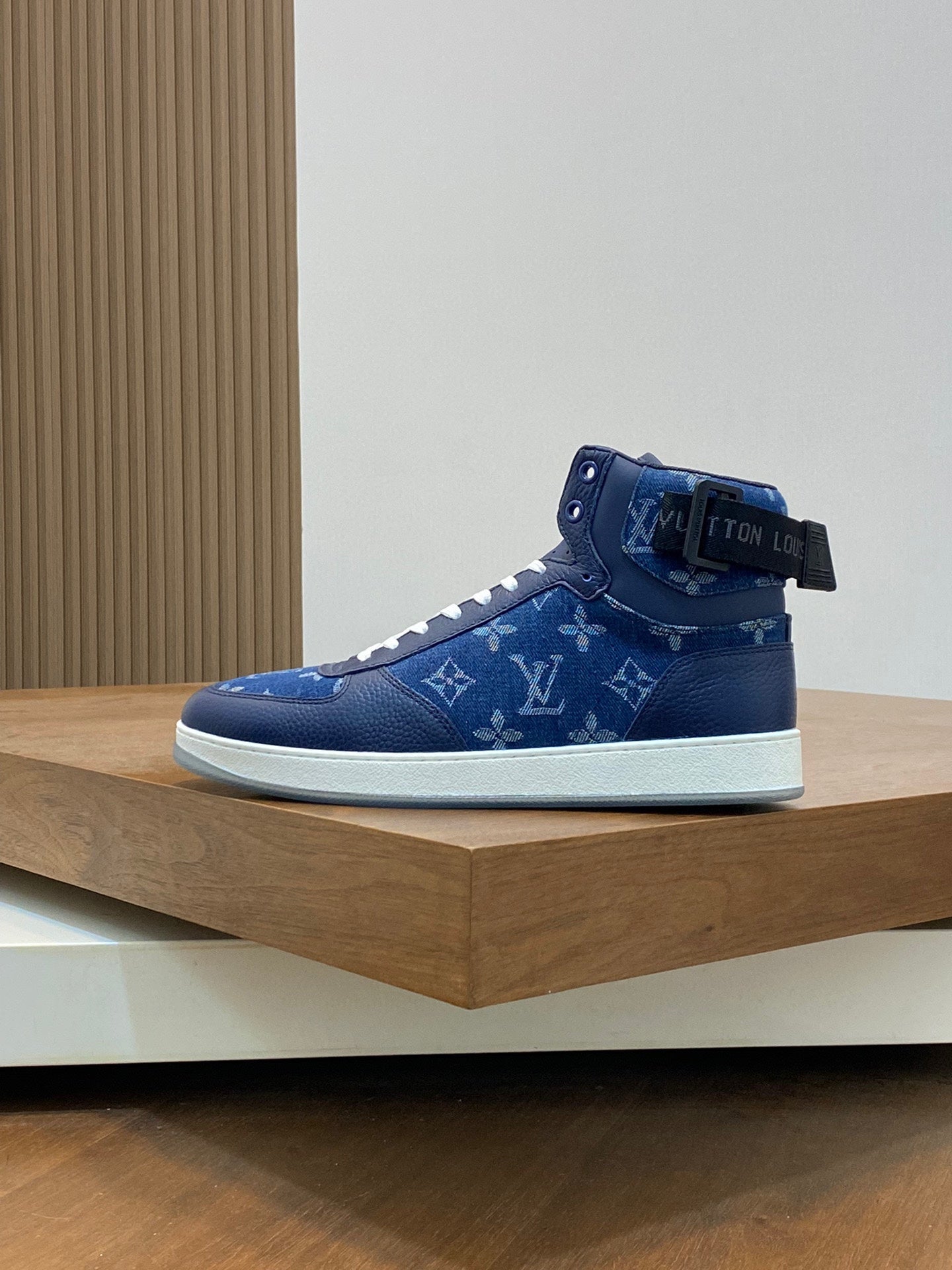 Rivoli High-top Sneakers