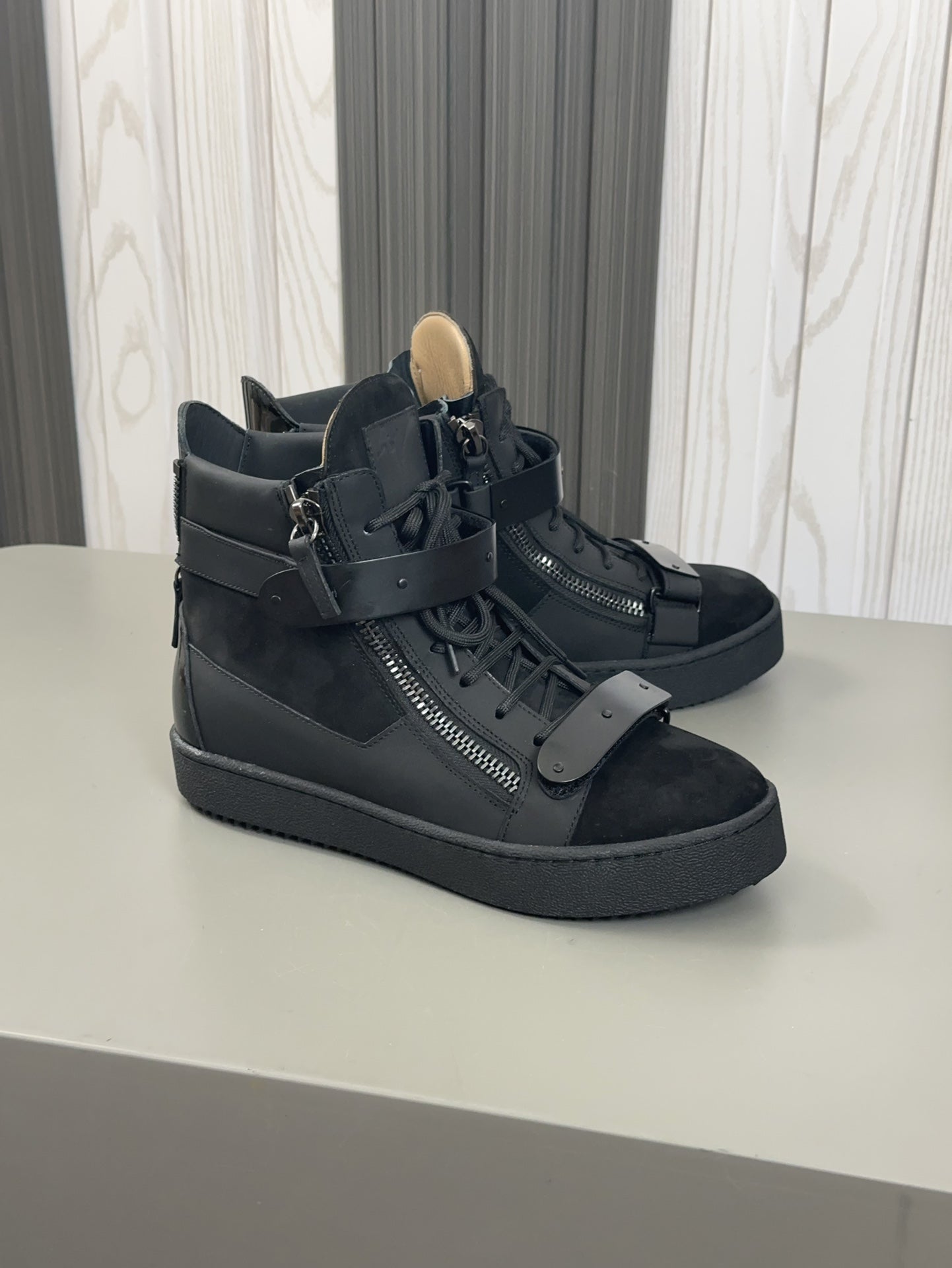 High-top Sneakers