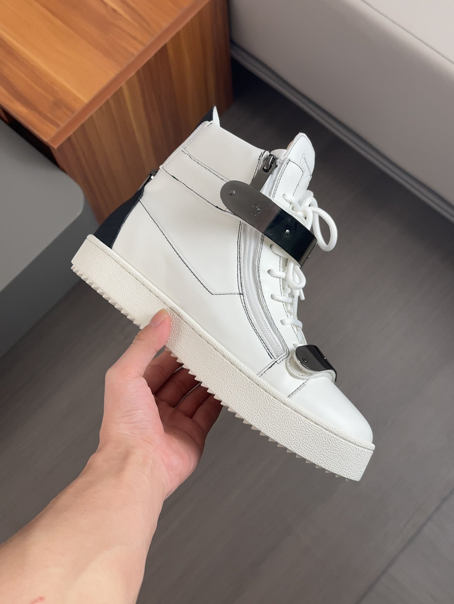 High-top Sneakers