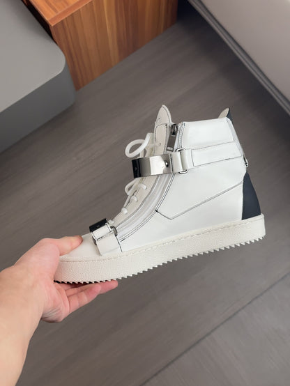 High-top Sneakers