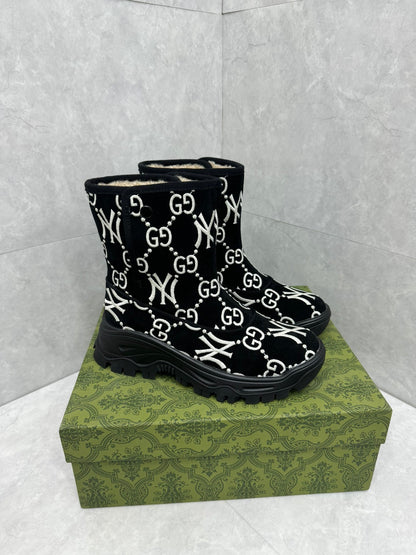 Collaboration boots