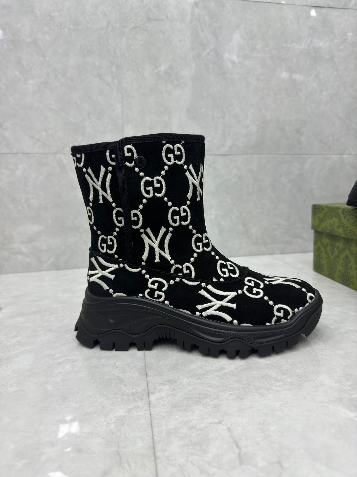 Collaboration boots