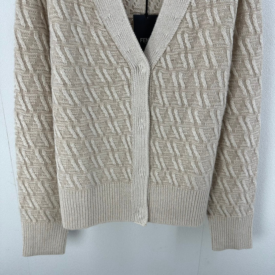 Knitted cardigan