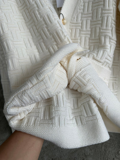 Knitted cardigan