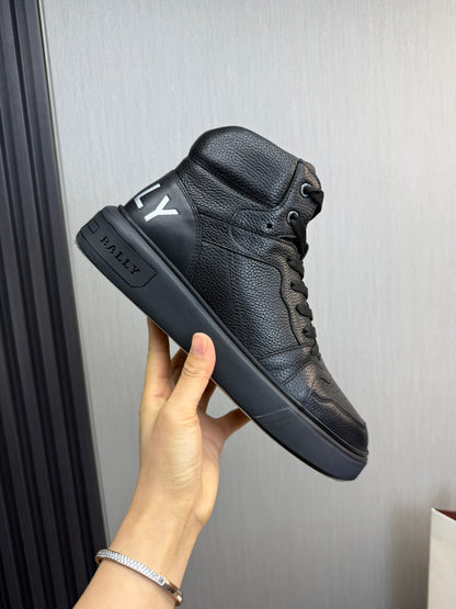 High-top Sneakers