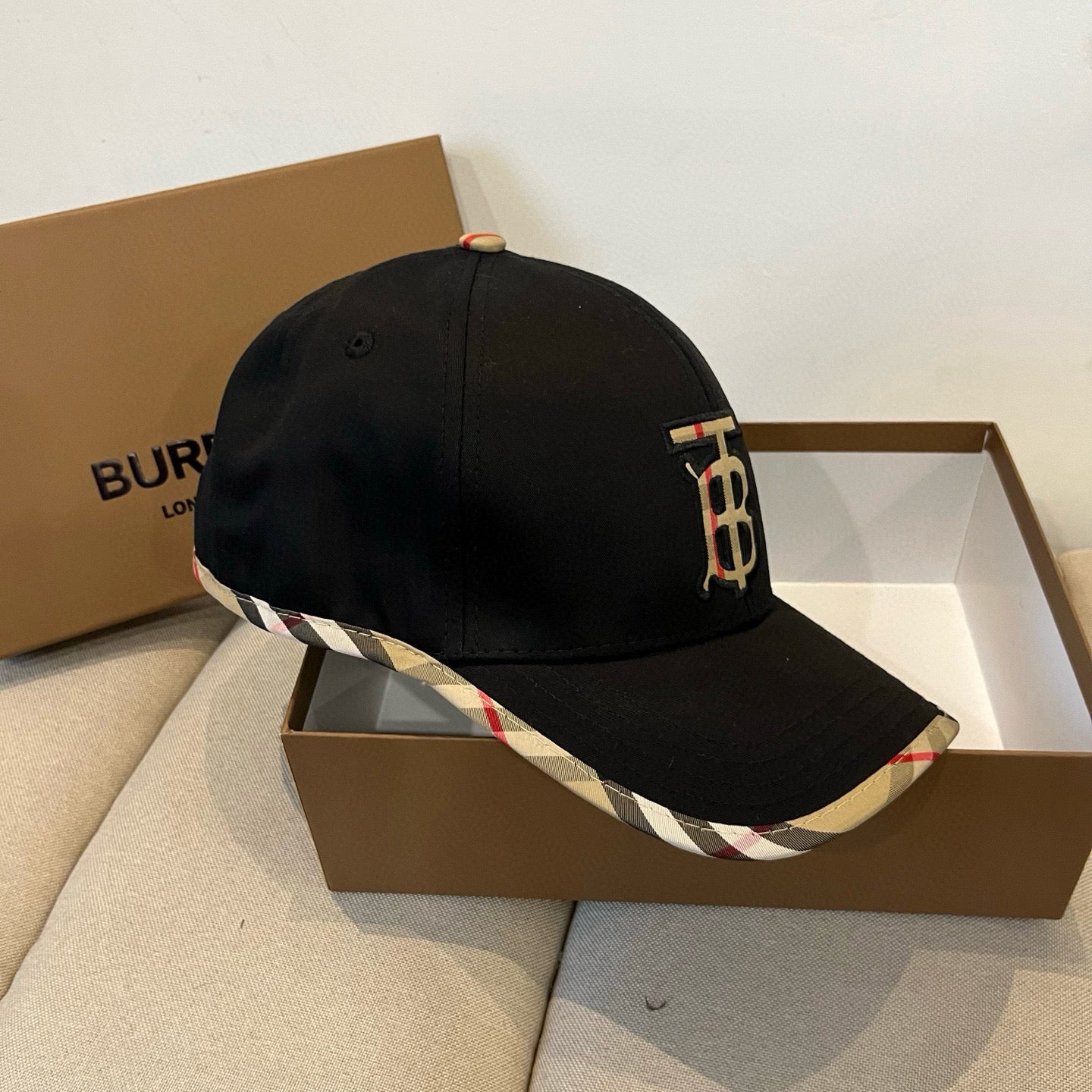 Baseball cap