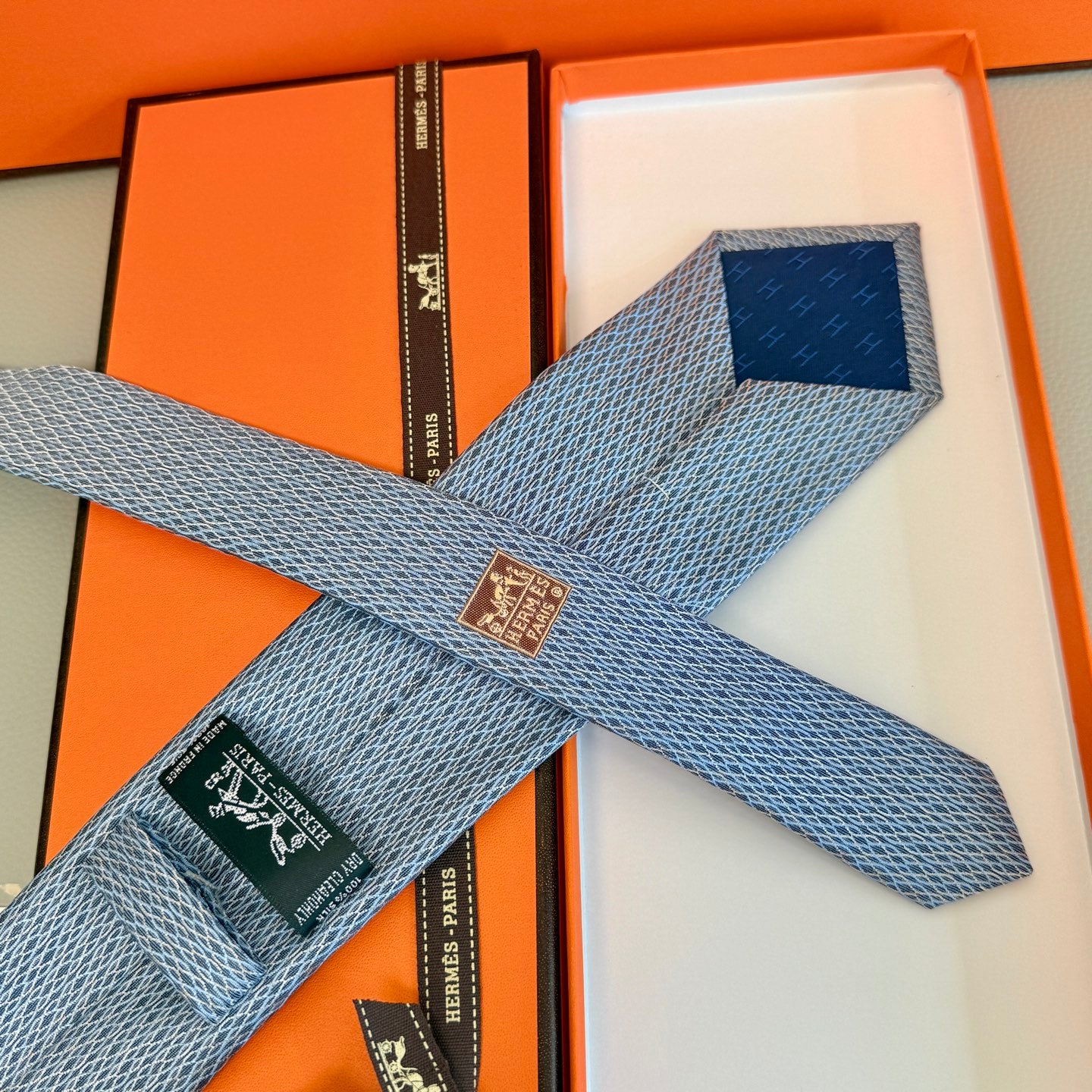 Tie