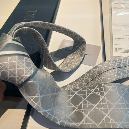 Tie