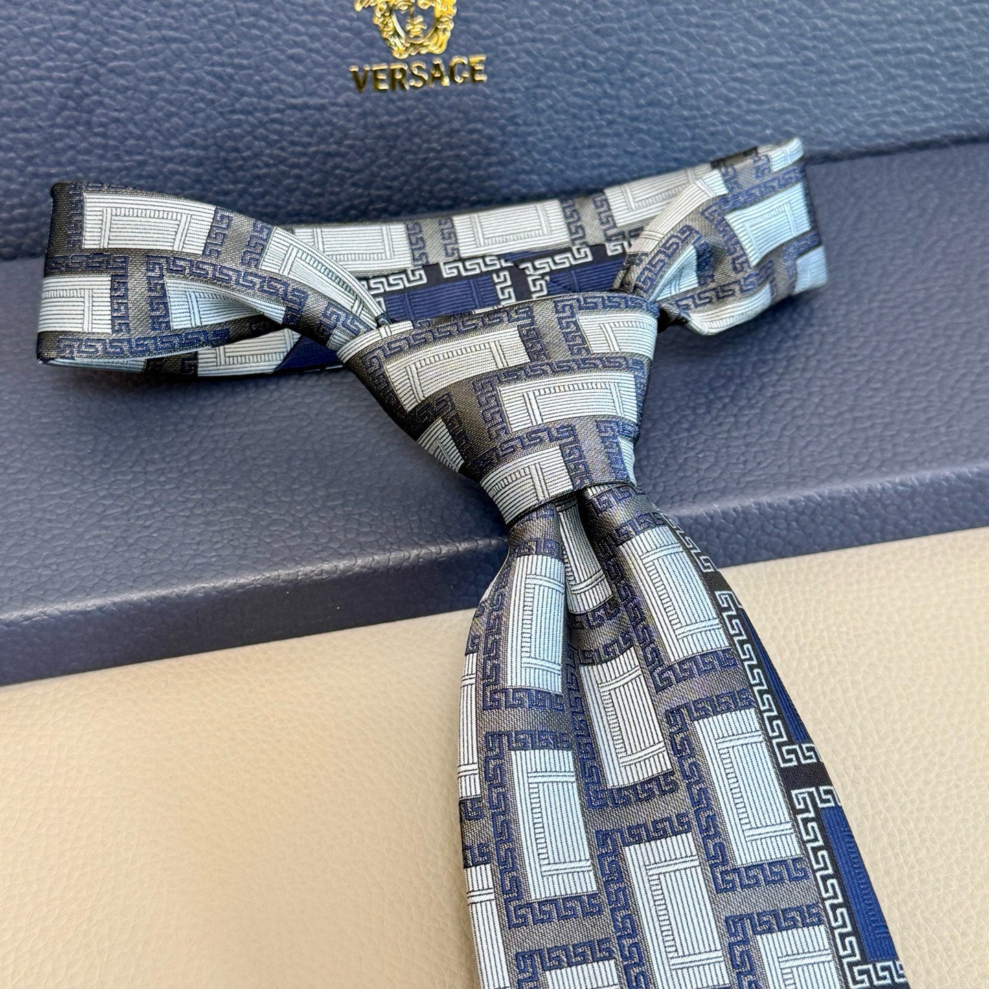 Tie