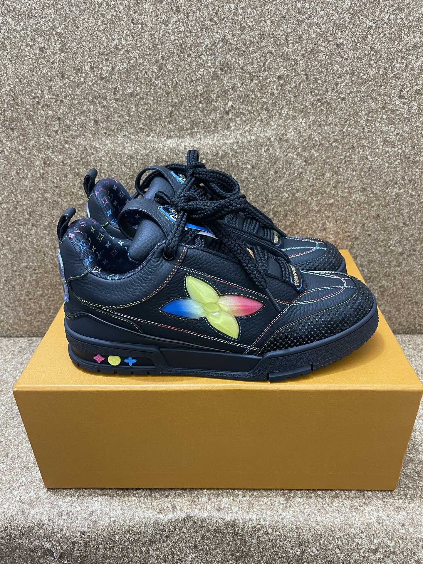 Skate Sneakers