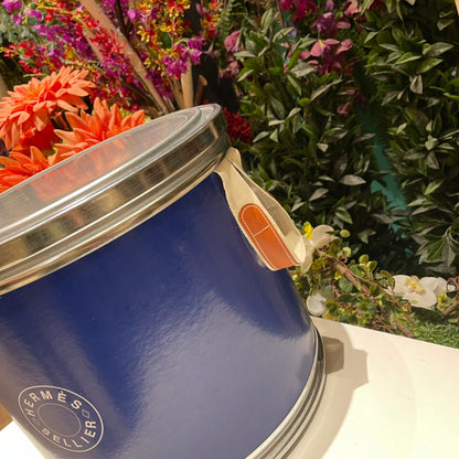 Storage bucket