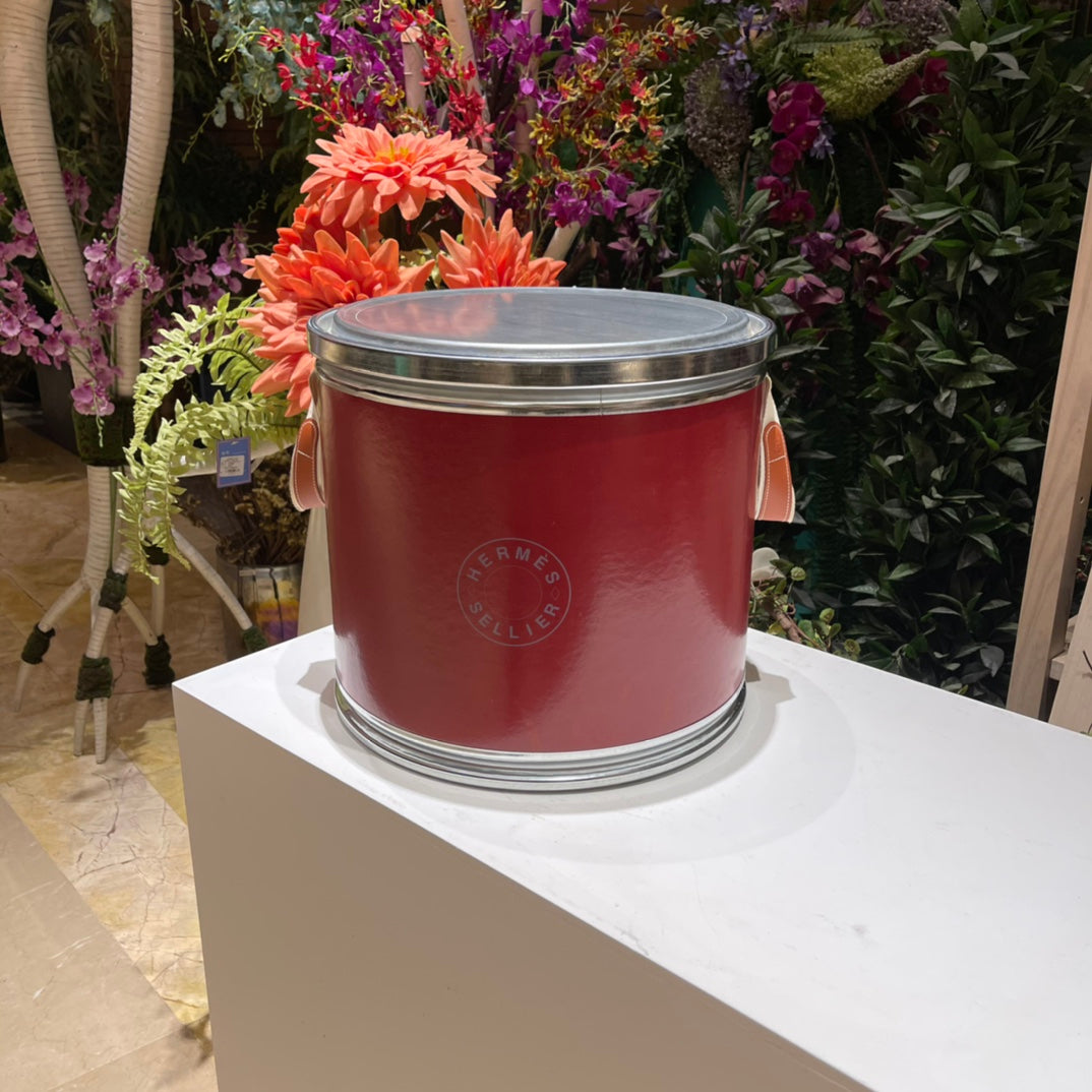 Storage bucket
