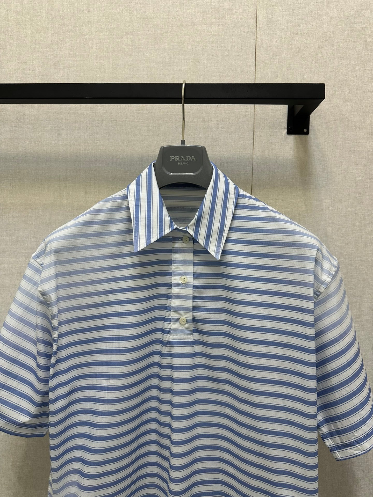 Short sleeve shirt