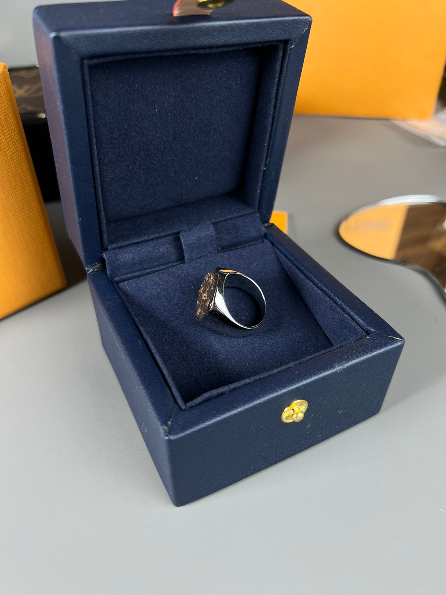 Ring