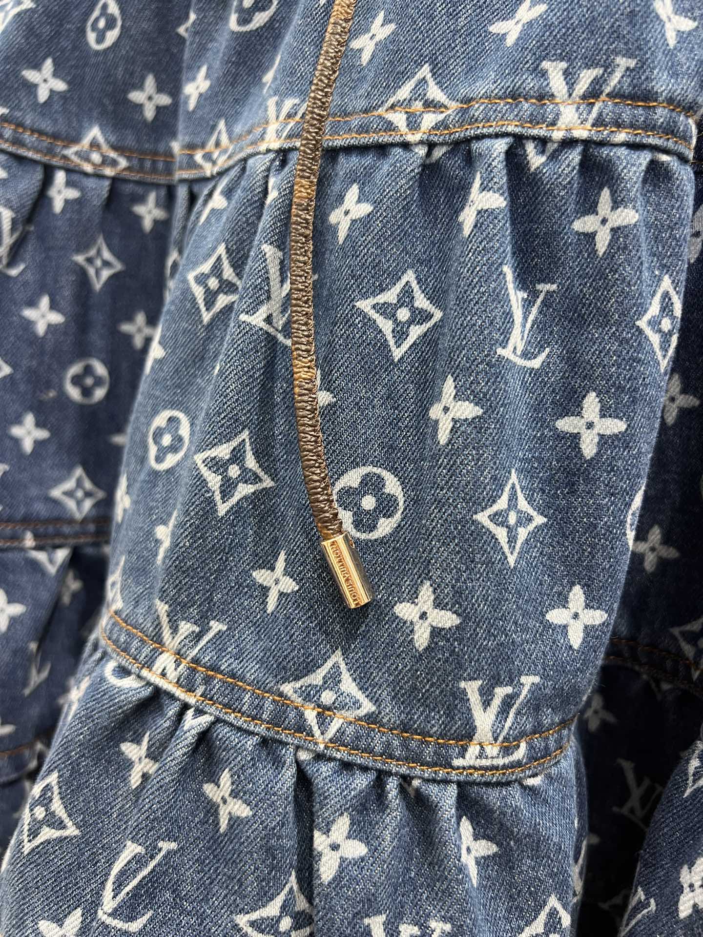 Denim skirt