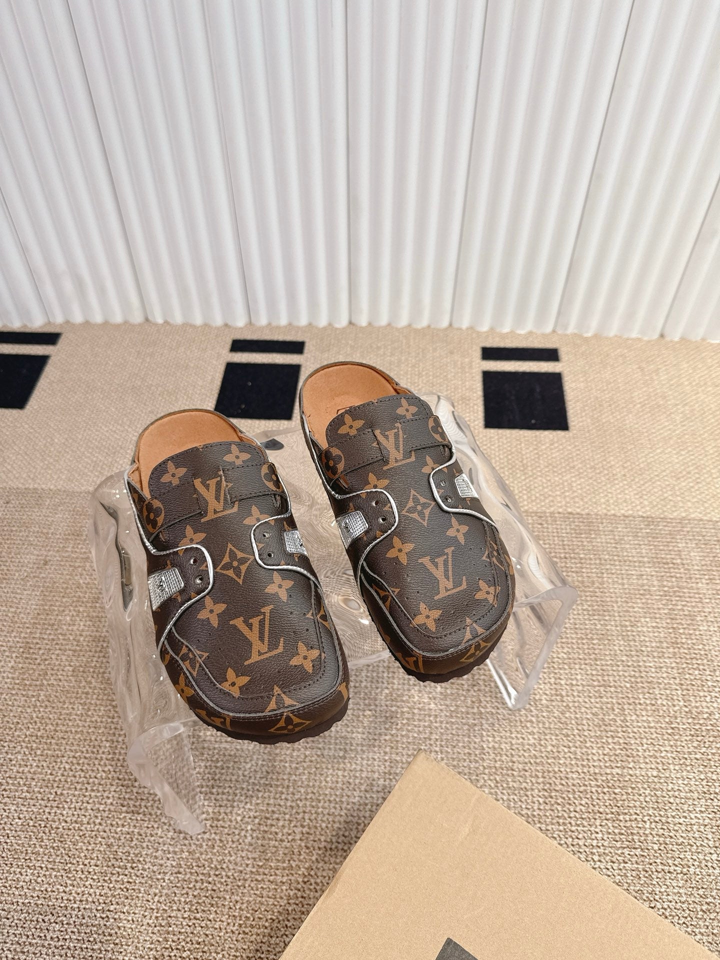 Collaboration Slipper