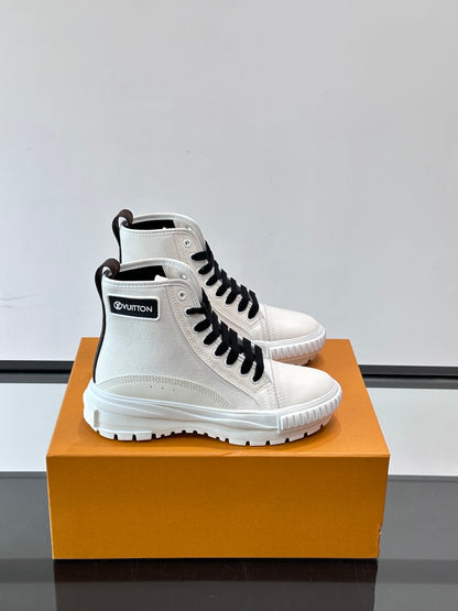 High-top Sneakers