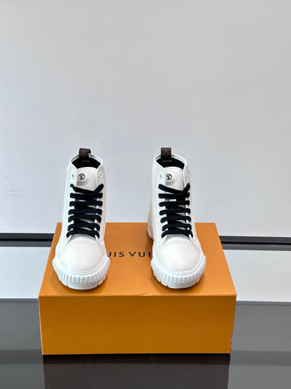 High-top Sneakers