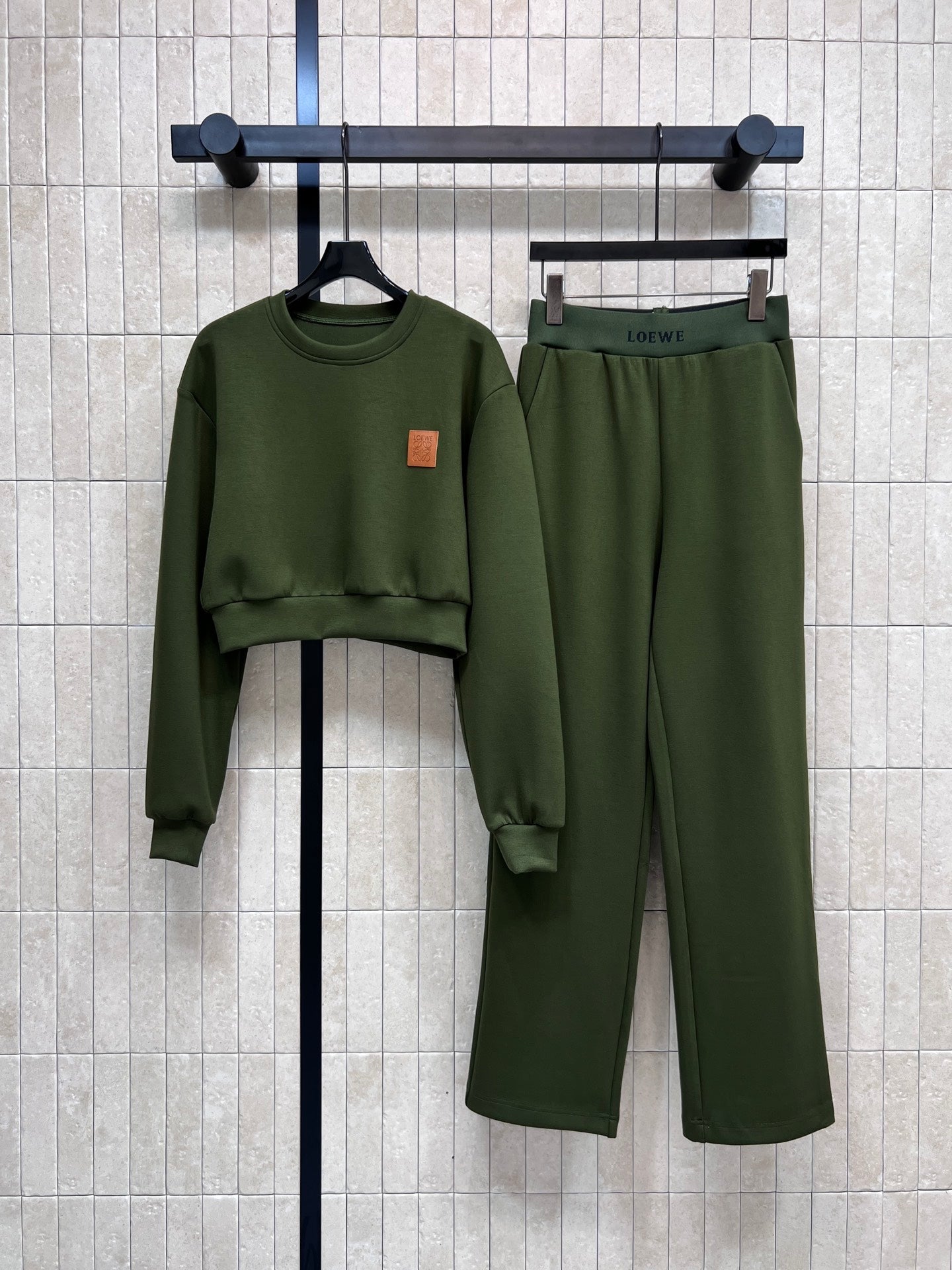 Sweatshirt +Casual pants