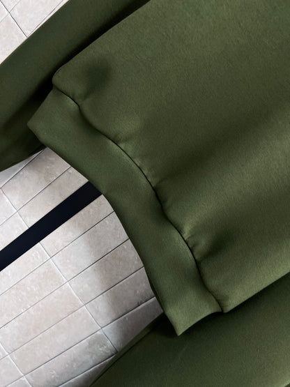 Sweatshirt +Casual pants