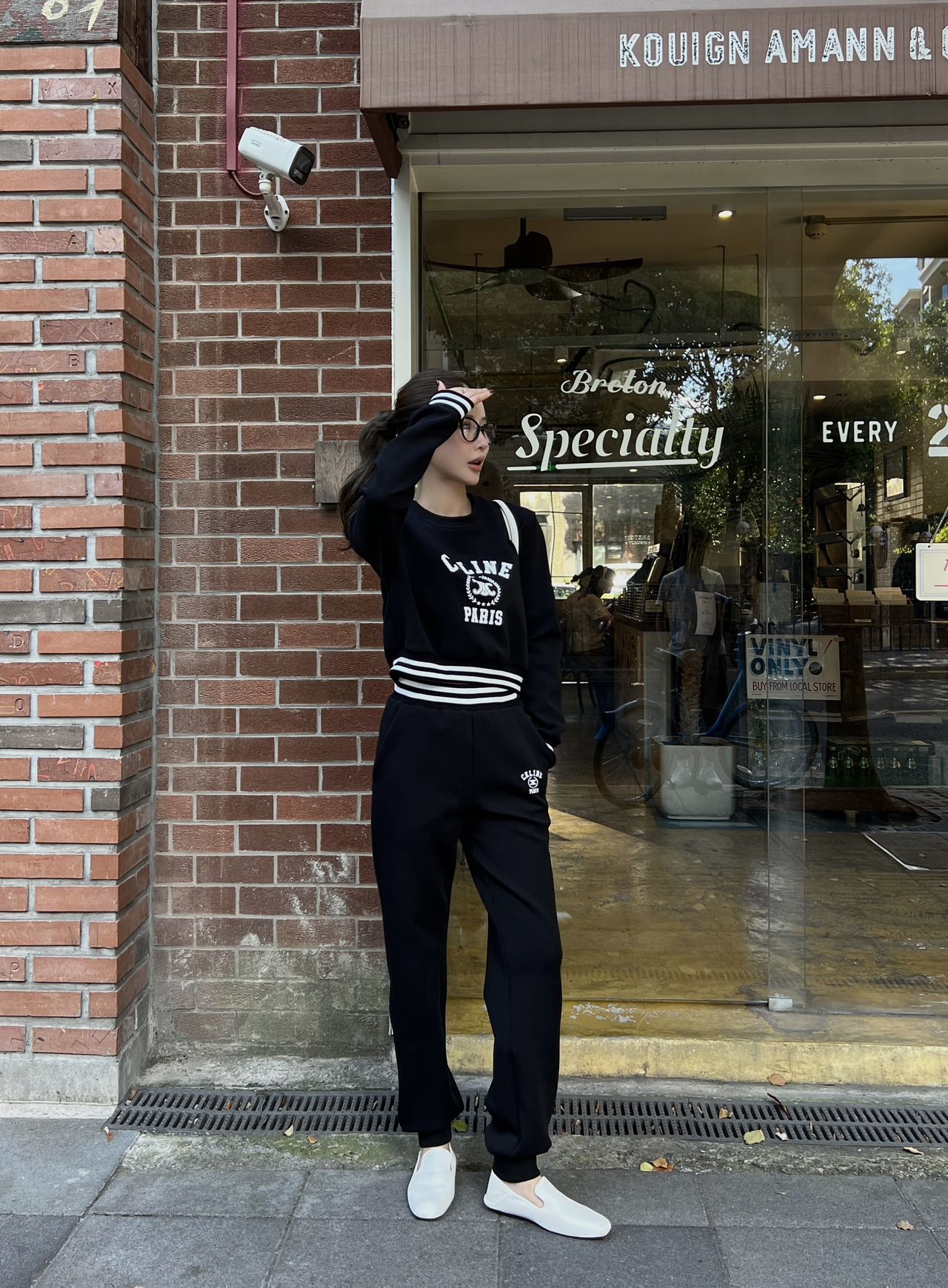 Sweatshirt +Casual pants