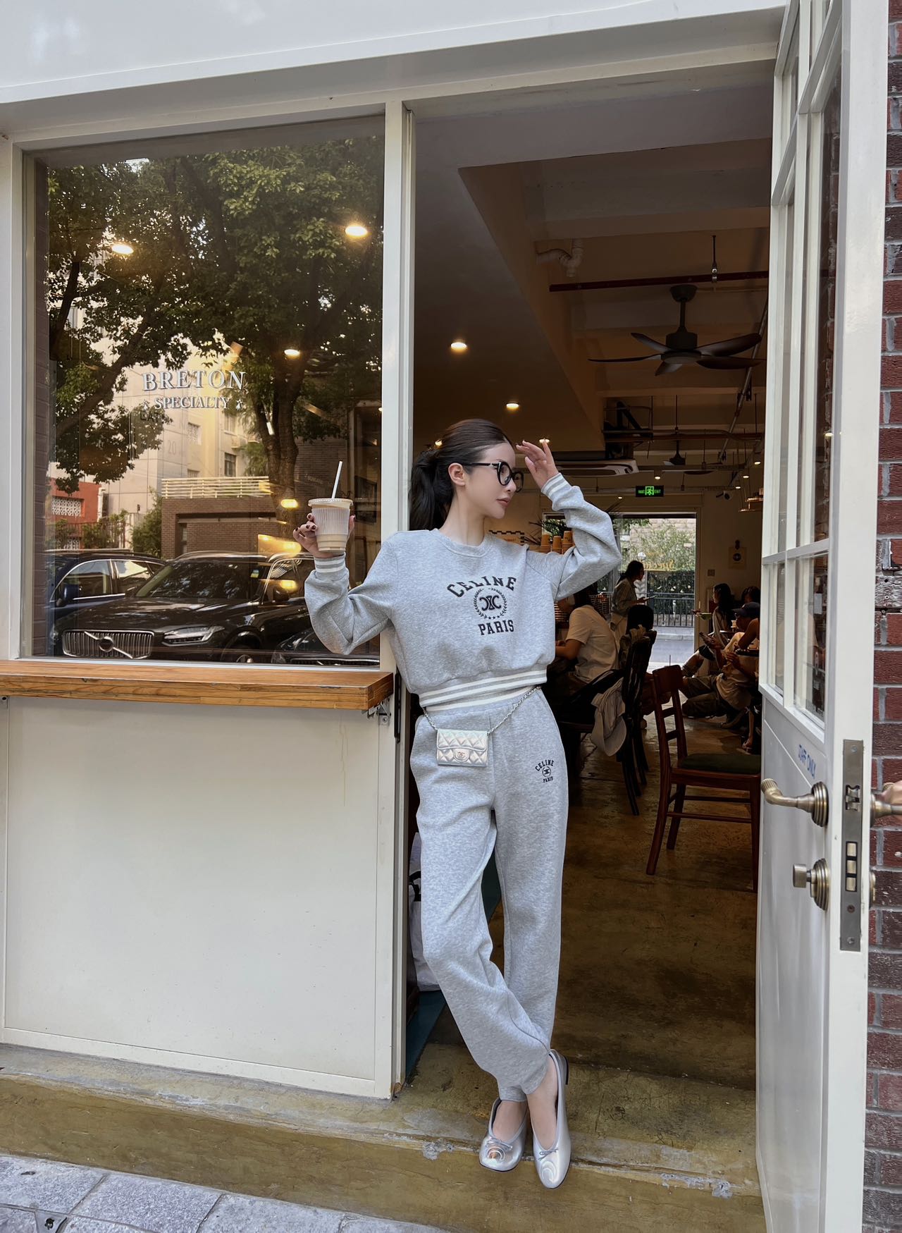 Sweatshirt +Casual pants