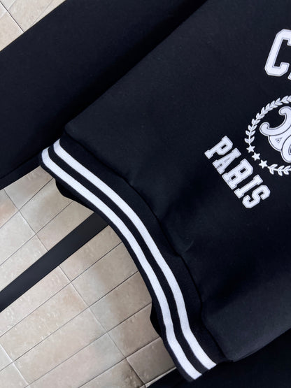 Sweatshirt +Casual pants