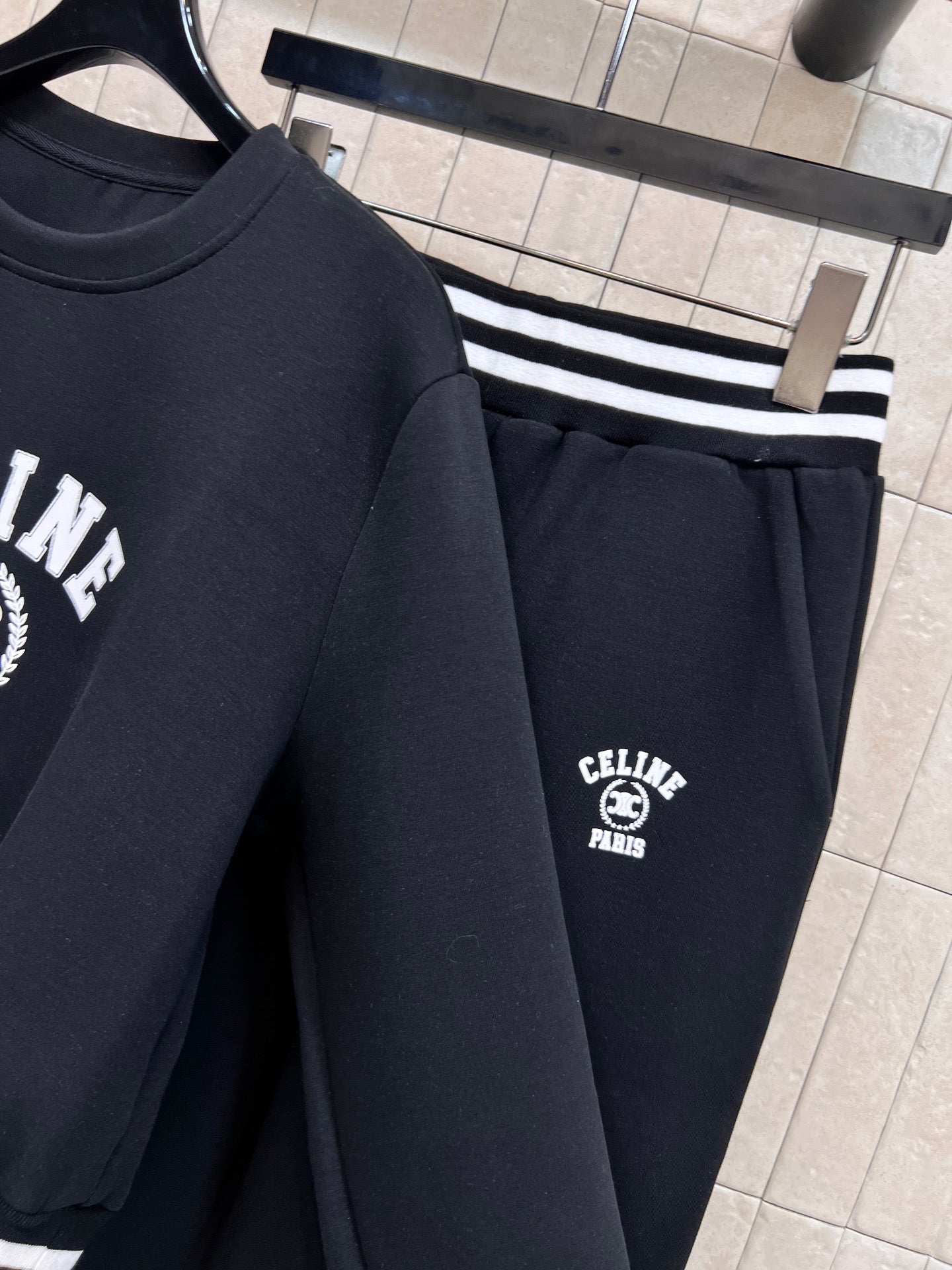 Sweatshirt +Casual pants