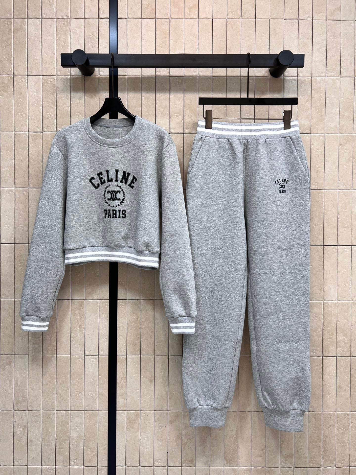 Sweatshirt +Casual pants