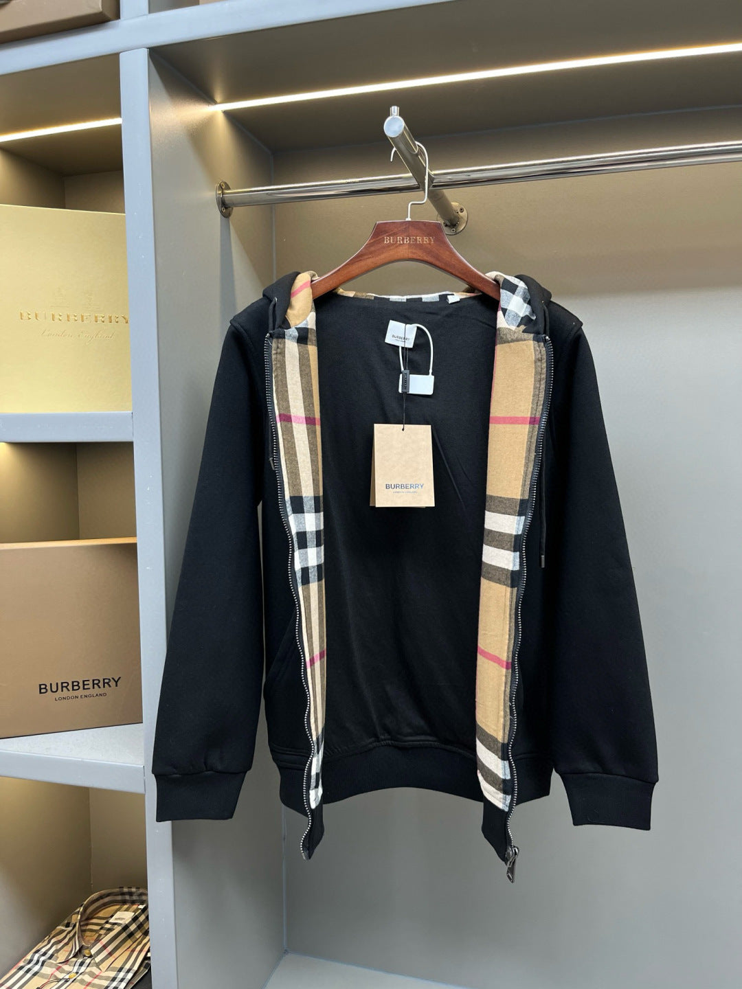 Sweatshirt