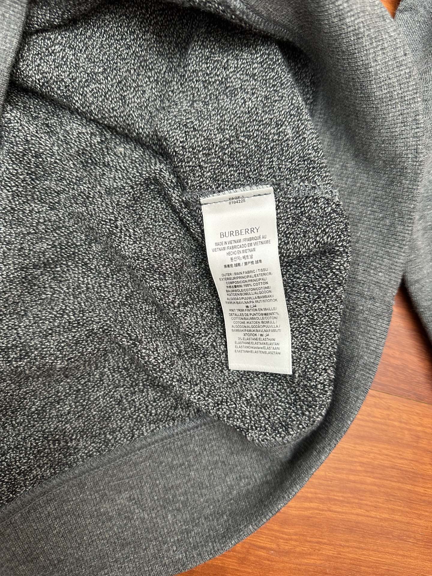 Sweatshirt