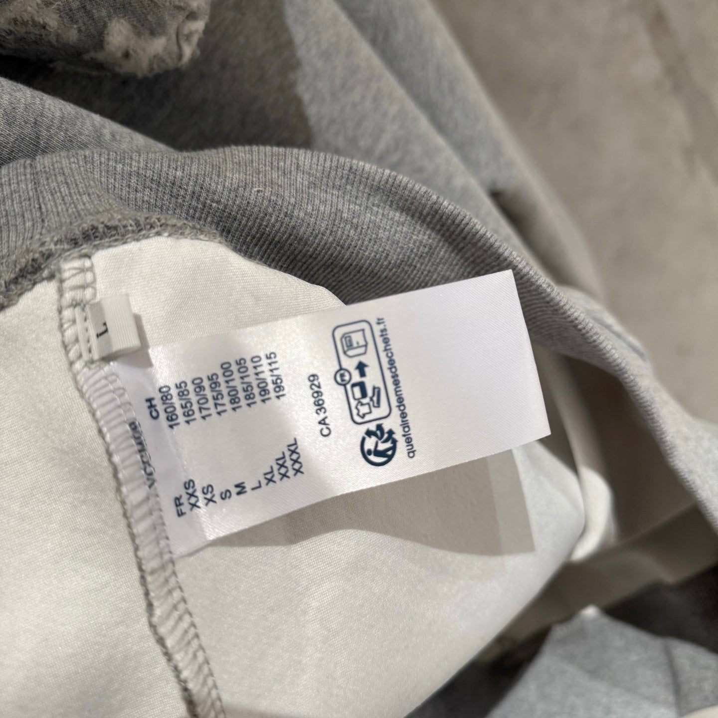 Sweatshirt