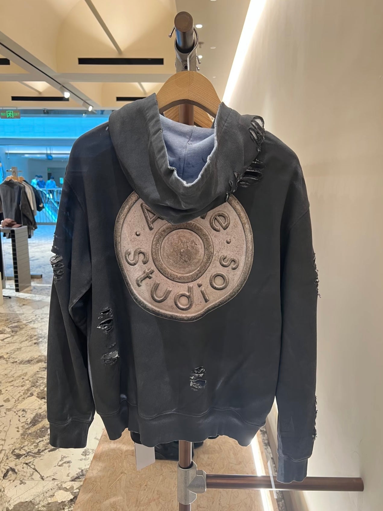 Sweatshirt