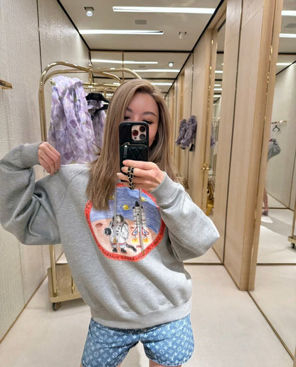 Sweatshirt