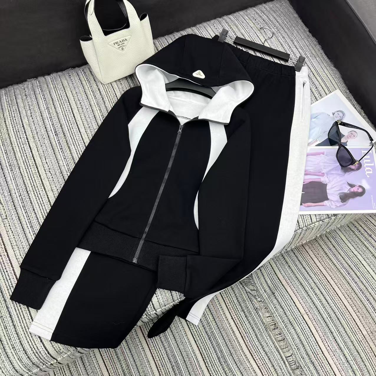 Sweatshirt+Casual Pants