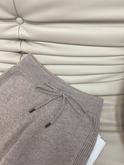 Knitwear+Casual Pants