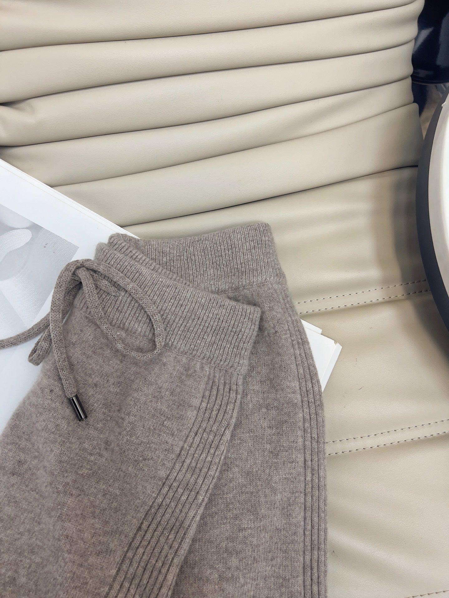 Knitwear+Casual Pants