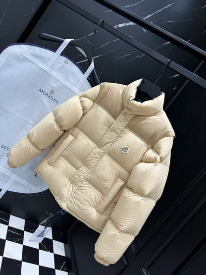 Detachable-Sleeve Reversible Down Jacket