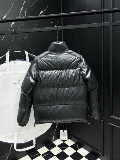 Detachable-Sleeve Reversible Down Jacket