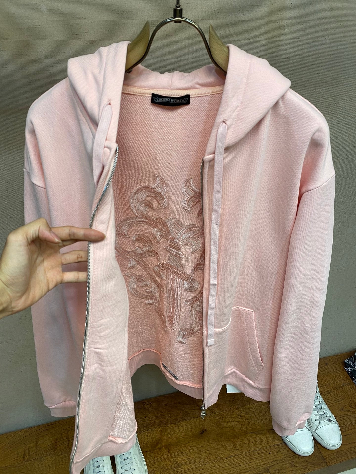 Sweatshirt