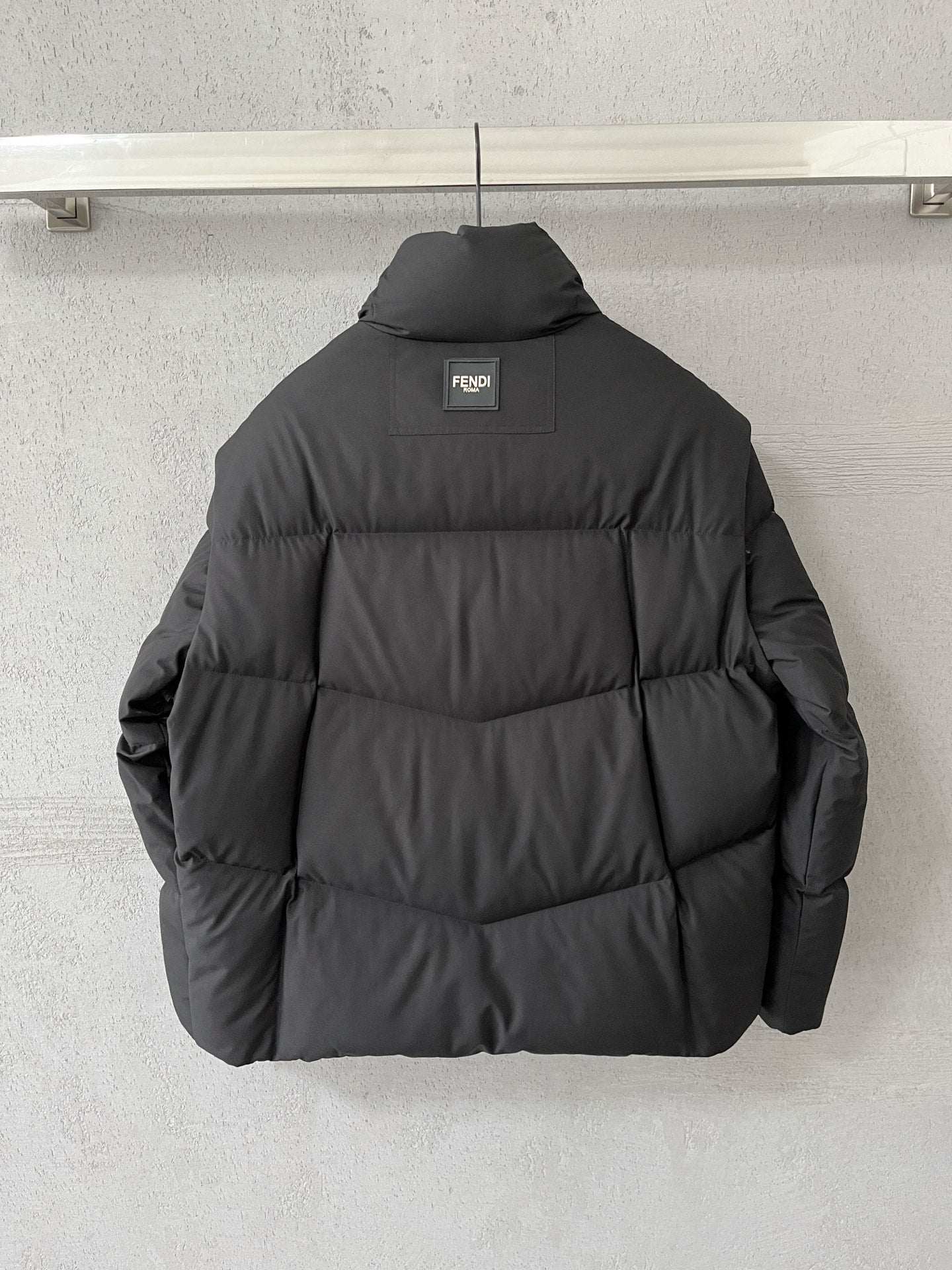 Detachable-sleeve Down jacket