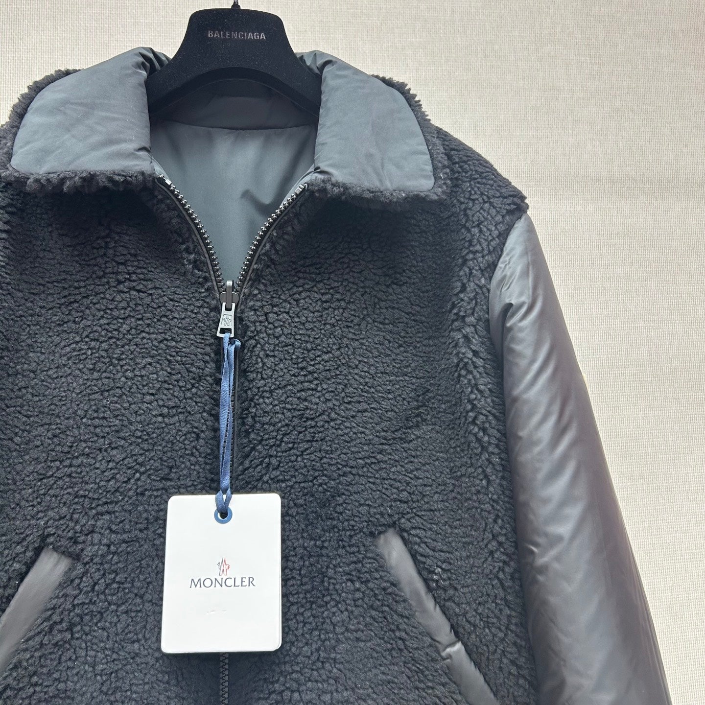 Detachable-sleeve Down jacket
