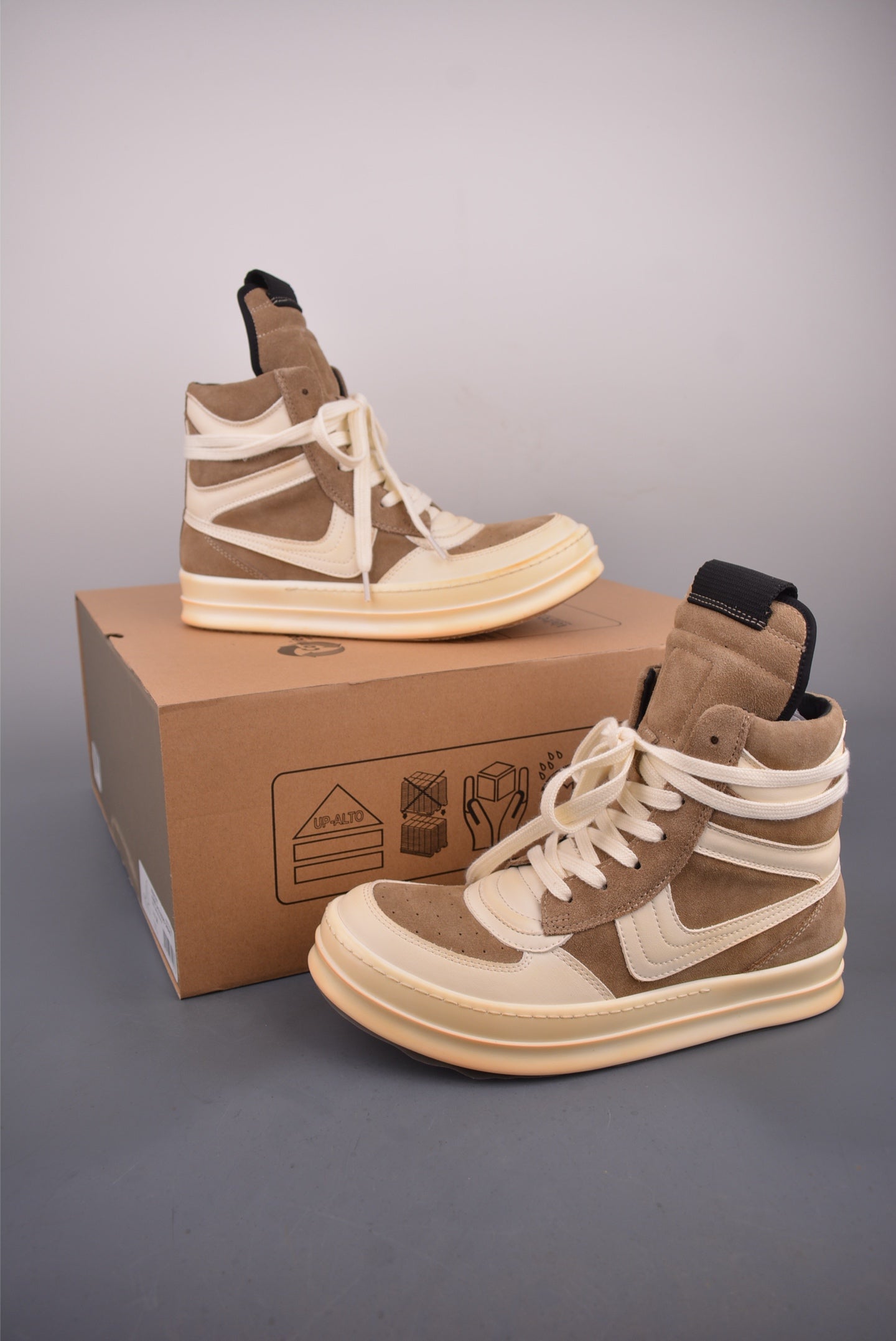 Collaboration High Top Casual Shoes