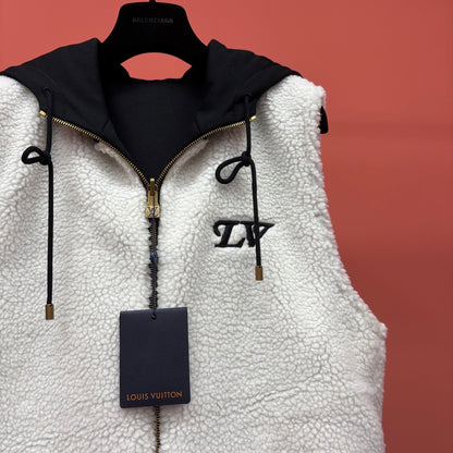 Detachable-sleeve Vest