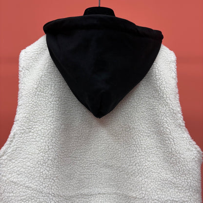 Detachable-sleeve Vest